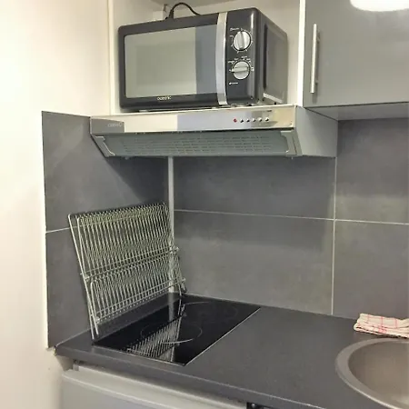 Quartier St Genes 公寓 *